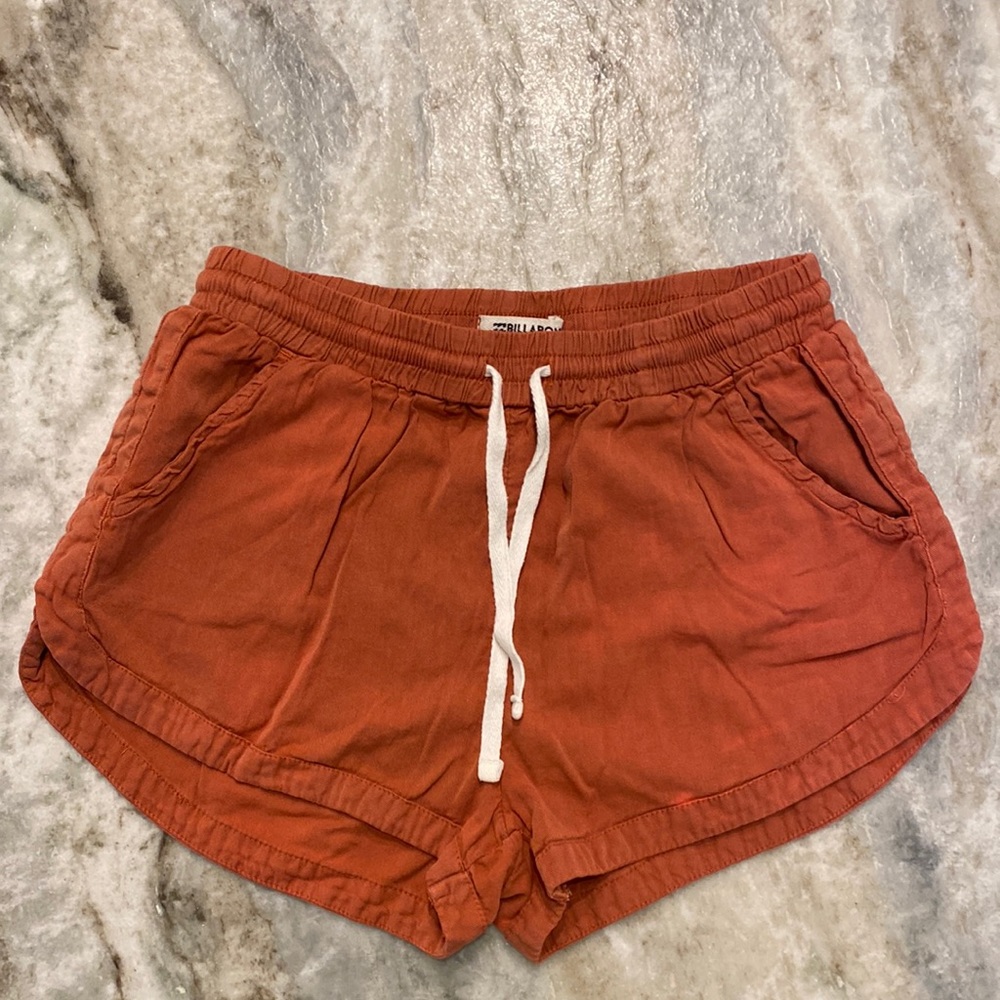 Billabong Road Trippin shorts sz small Rust